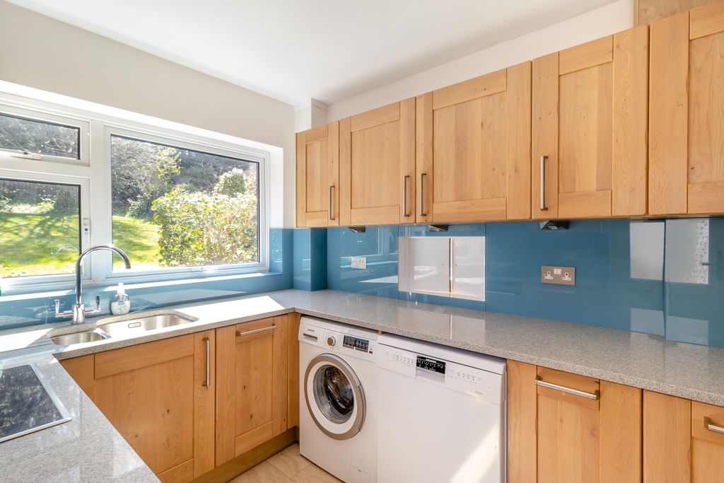 Property photo 3 of 13 8643607-Interior15