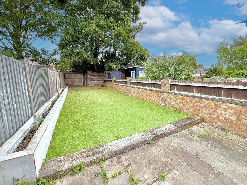 Property photo 2 of 17 Garden