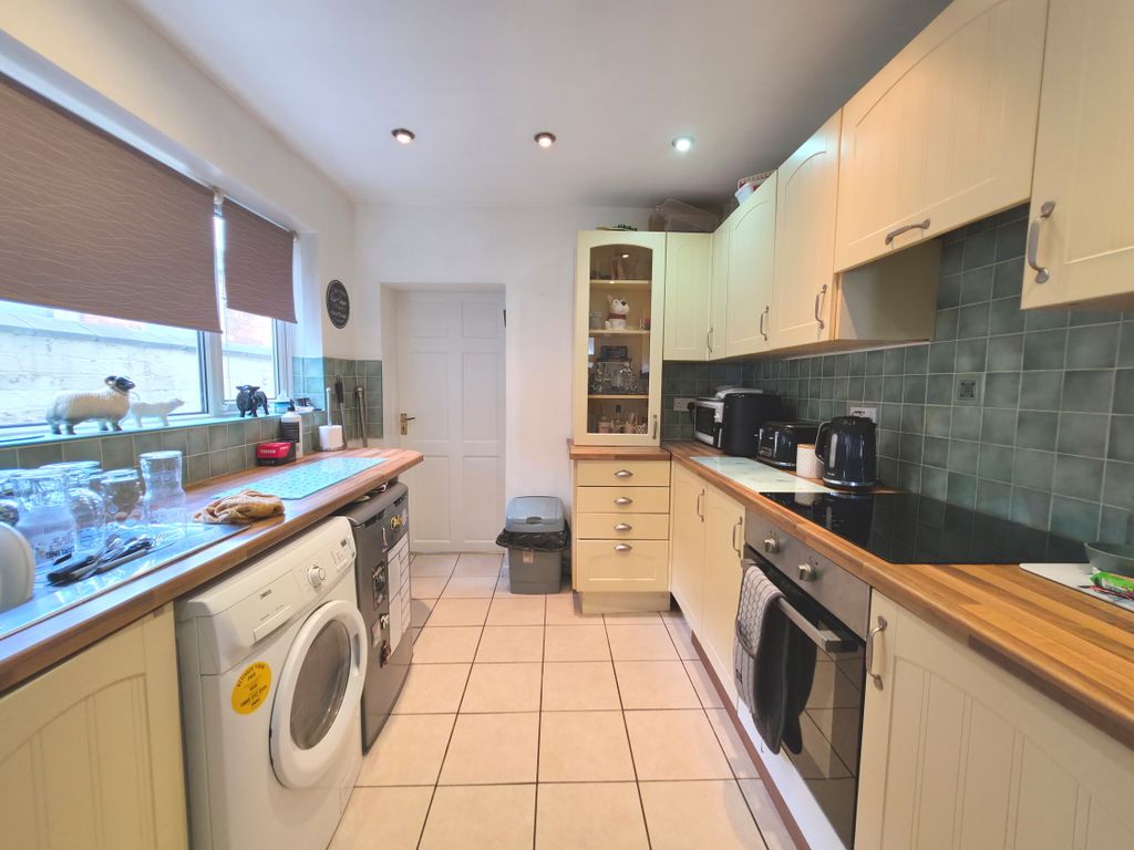 Property photo 2 of 22