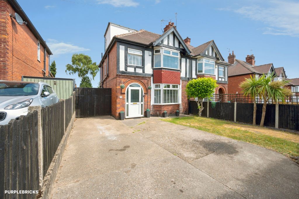 Property photo 1 of 27