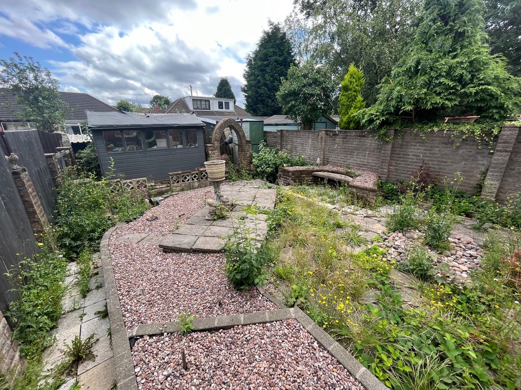 Property photo 2 of 9 Garden