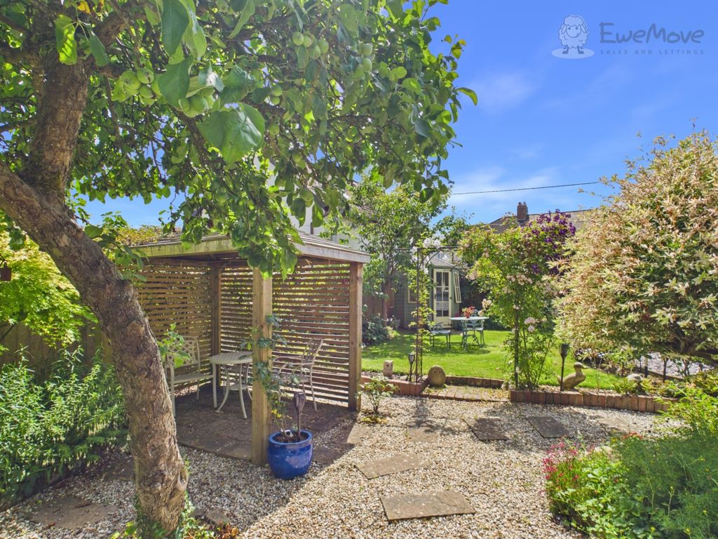 Property photo 2 of 16 Ewemove South Molton - Windermere