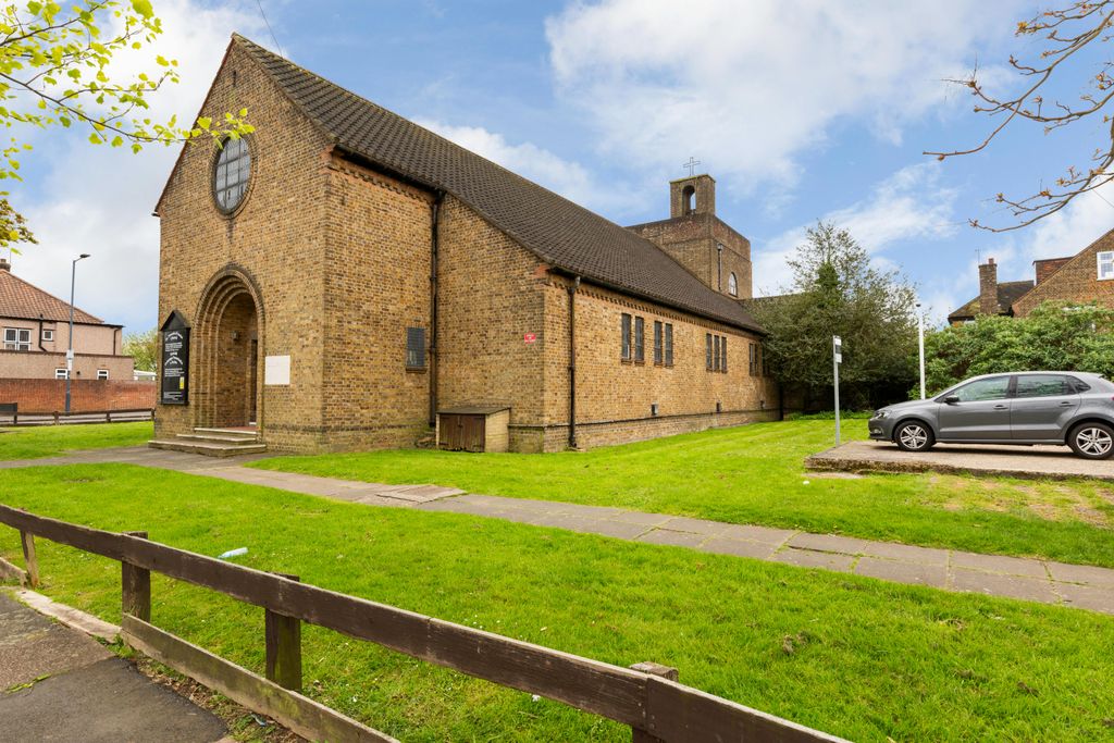 Property photo 2 of 11 St Francis Of Assisi 33.Jpg