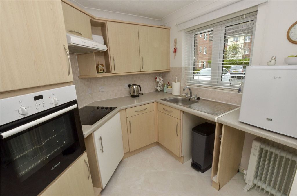 Property photo 3 of 12 Kitchen