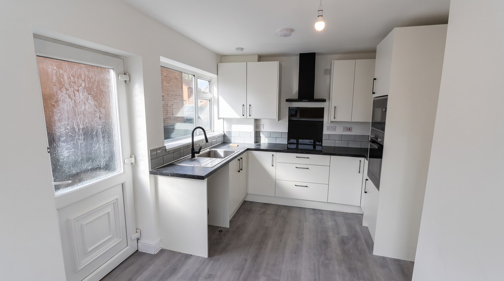 Property photo 3 of 15 Blenheim2