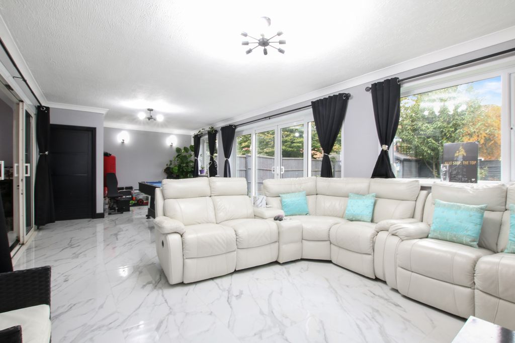 Property photo 2 of 13 Img_0432