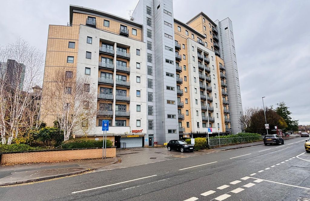 Property photo 1 of 17