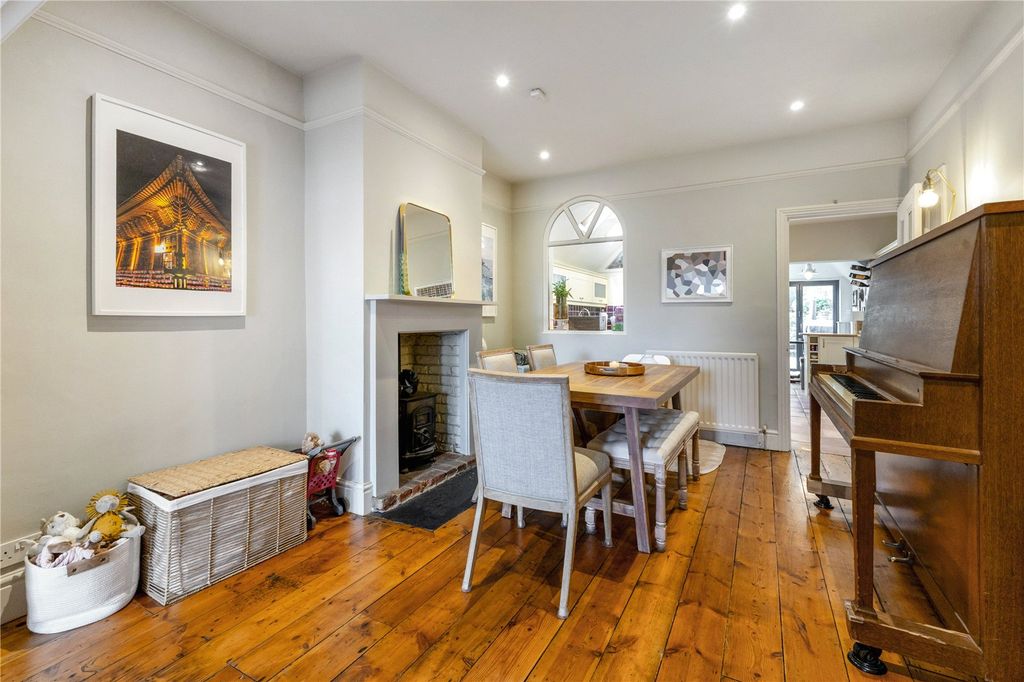 Property photo 3 of 11 Dining Room