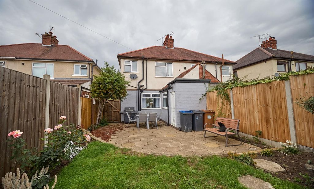 Property photo 2 of 13 Cov Rd Hk 12.Jpg