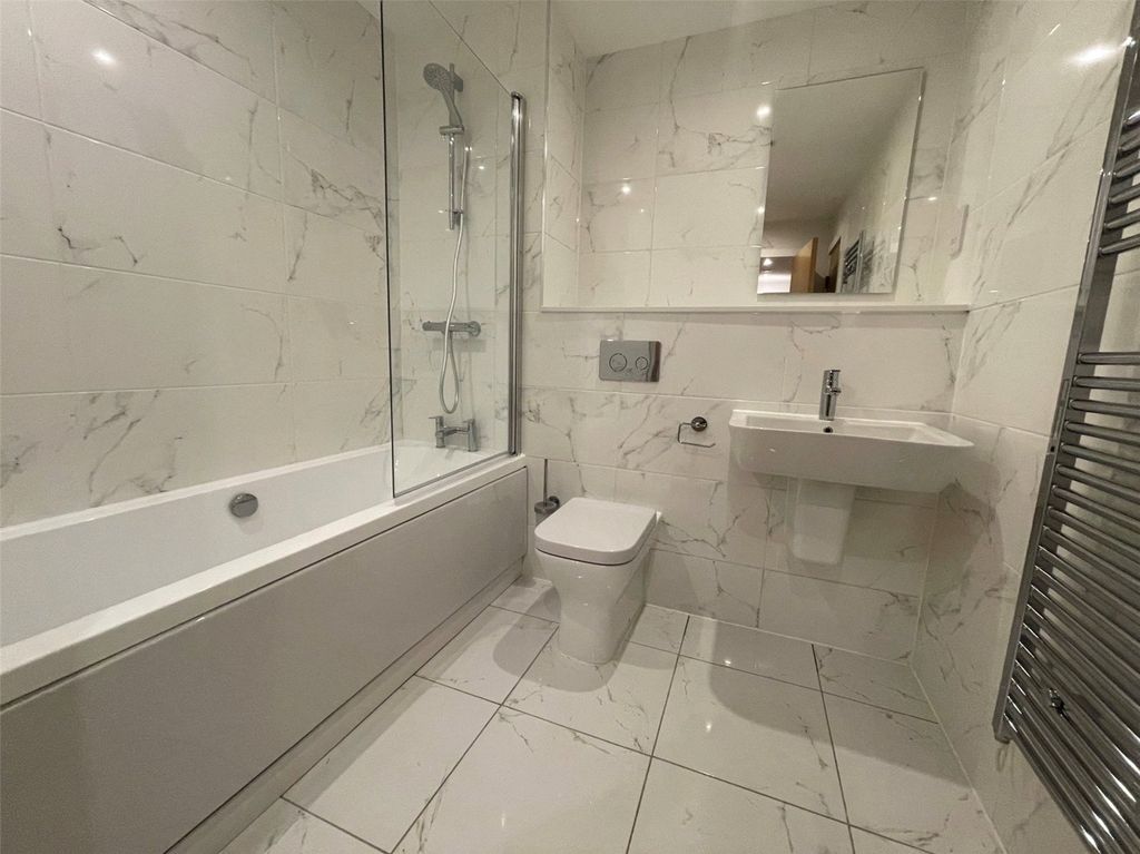 Property photo 3 of 8 Photo 03