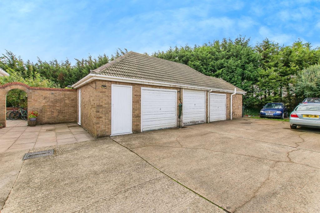 Property photo 3 of 34