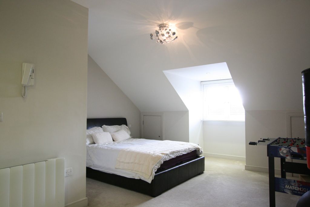 Property photo 3 of 19 Master Bedroom