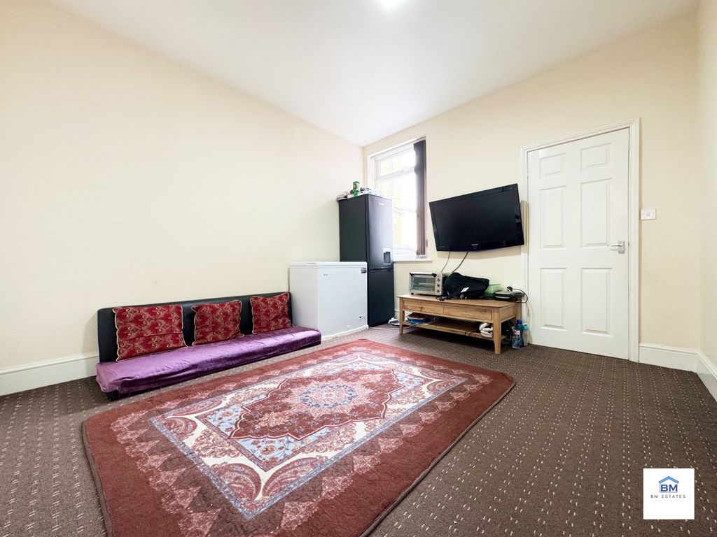 Property photo 3 of 5 Sitting Room