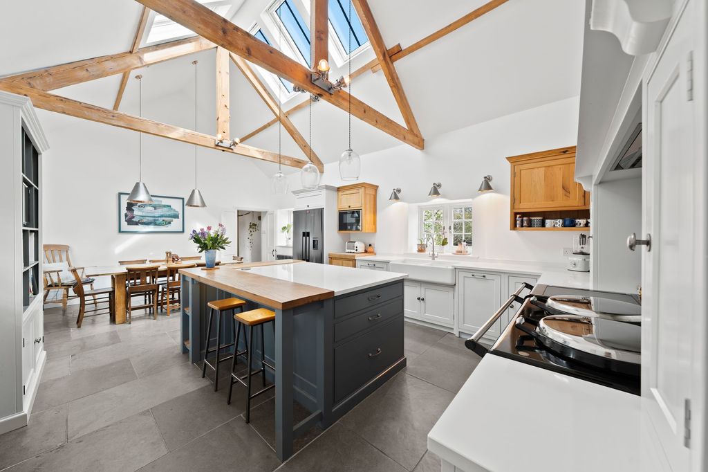 Property photo 2 of 65