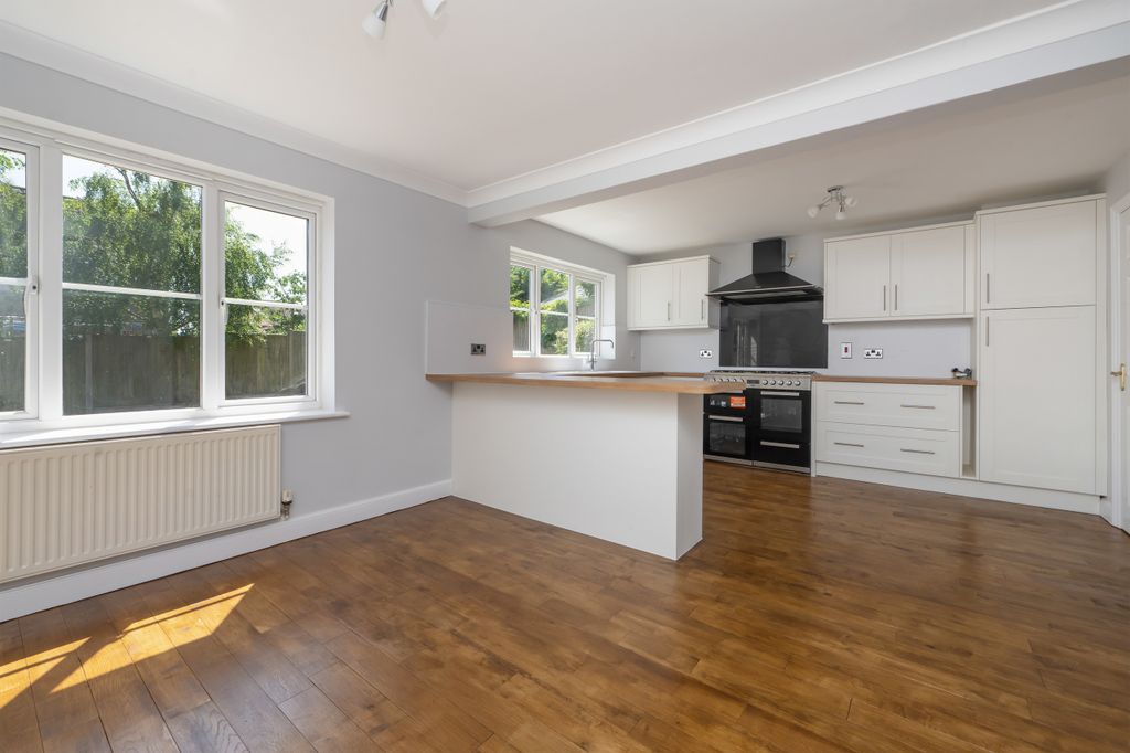 Property photo 3 of 19 Kitchen / Dining Room