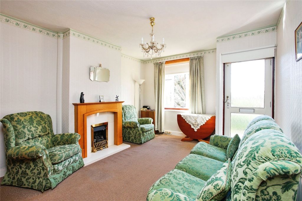 Property photo 2 of 17 Picture No. 11