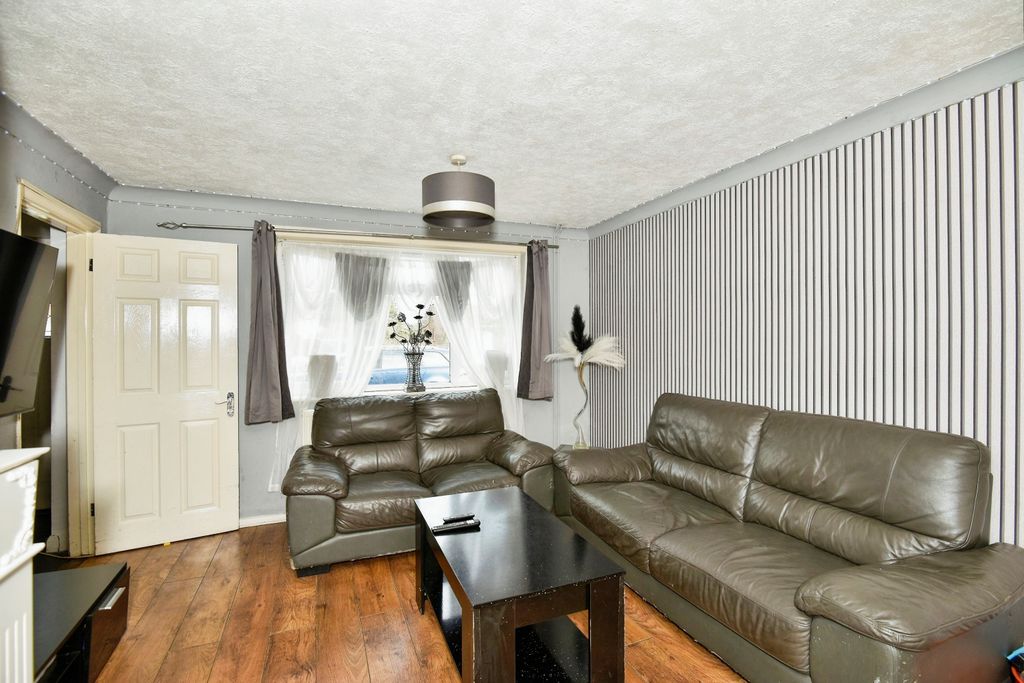 Property photo 3 of 12 Photography