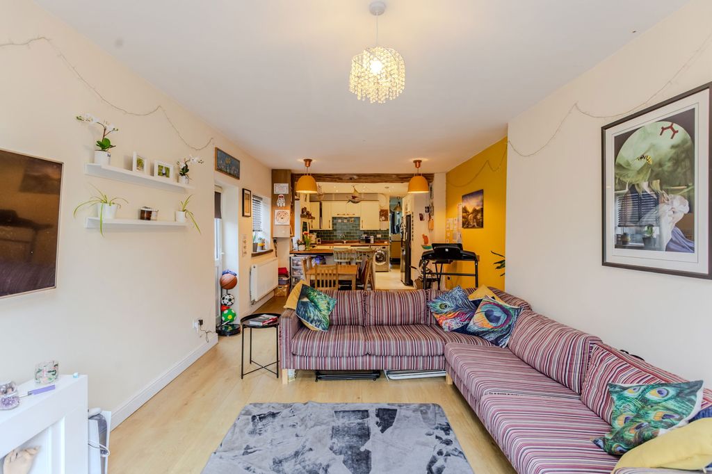 Property photo 3 of 21