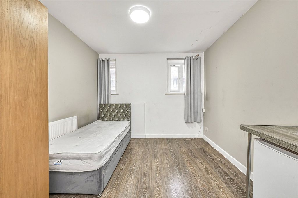 Property photo 3 of 11 Picture No. 20