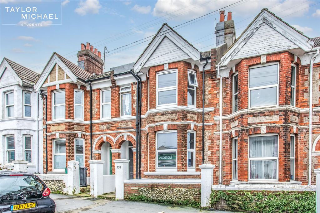 Property photo 1 of 4 Front