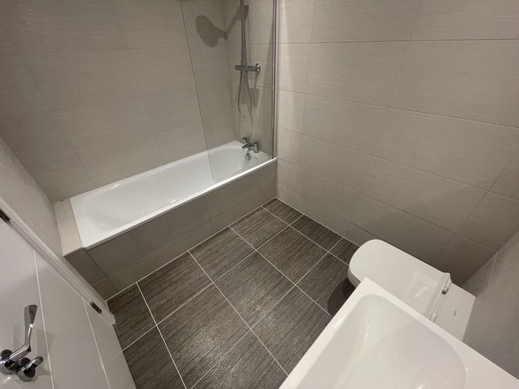 Property photo 3 of 6 Gallery