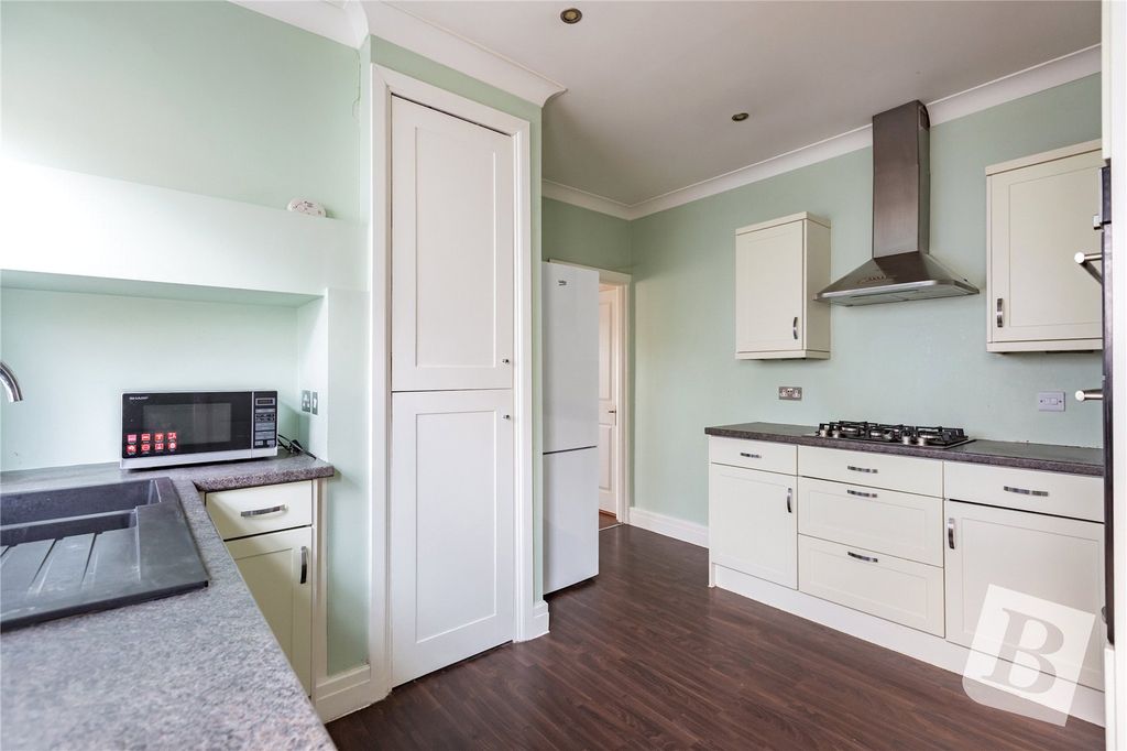 Property photo 2 of 11 Kitchen