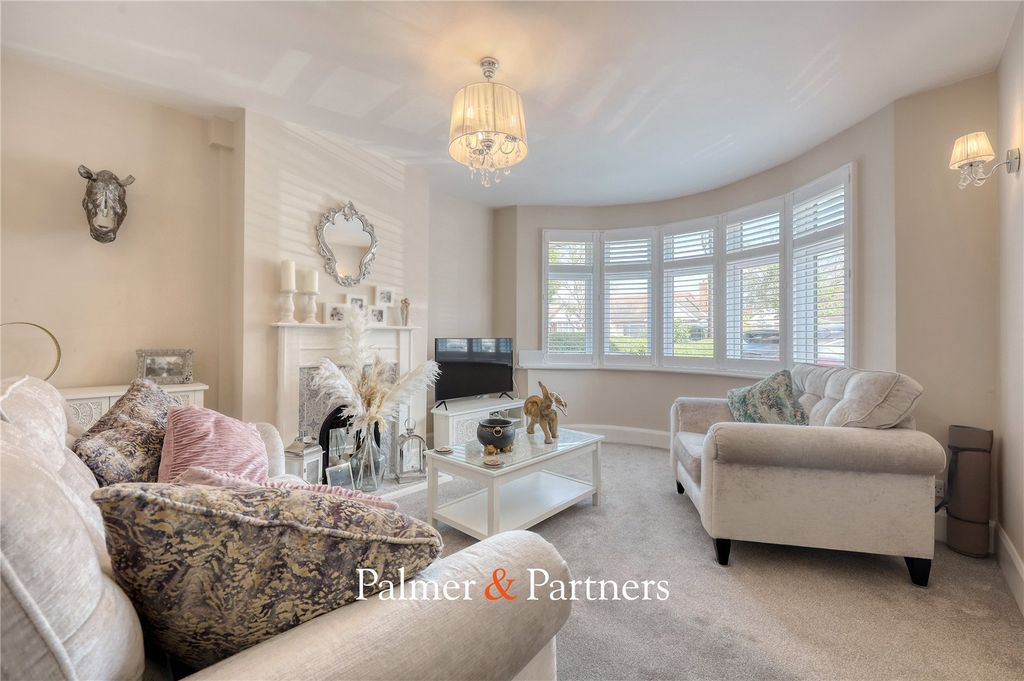 Property photo 2 of 32 Picture No. 17