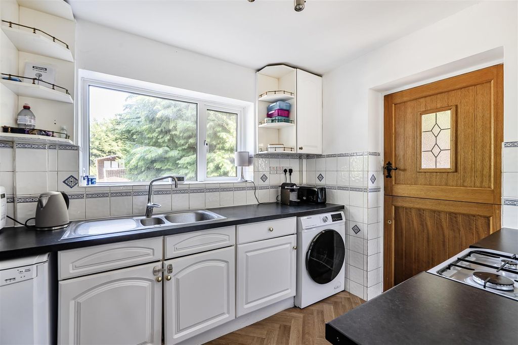 Property photo 3 of 15 1492647-16-6A550d3d283Af.Jpg