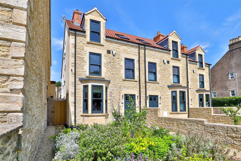 Property photo 1 of 20 Picture No. 17