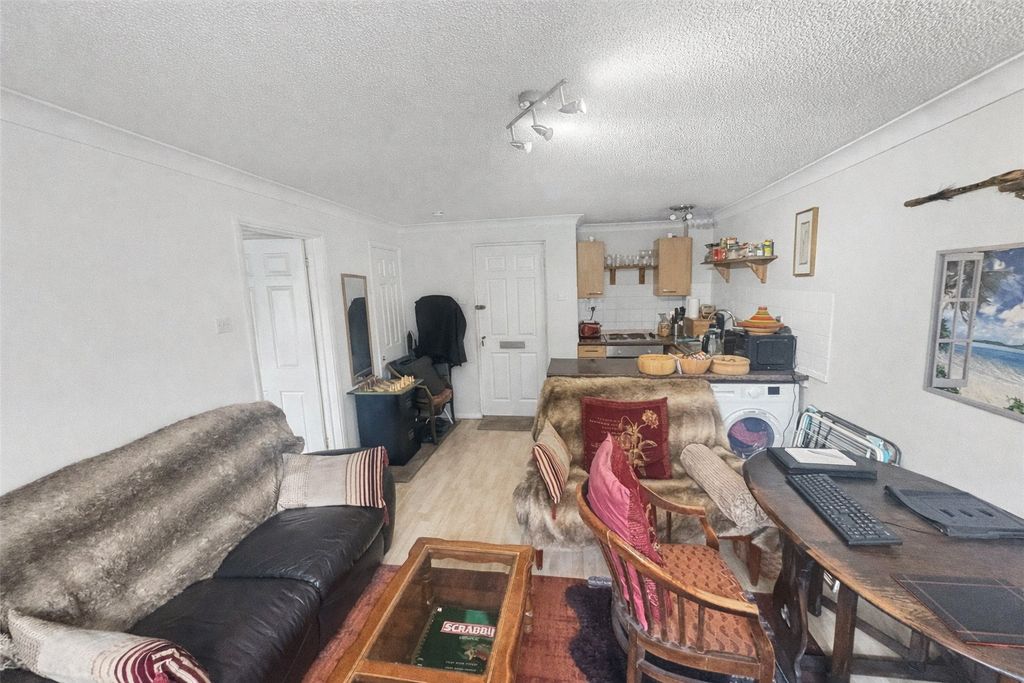 Property photo 2 of 6 Picture No. 12