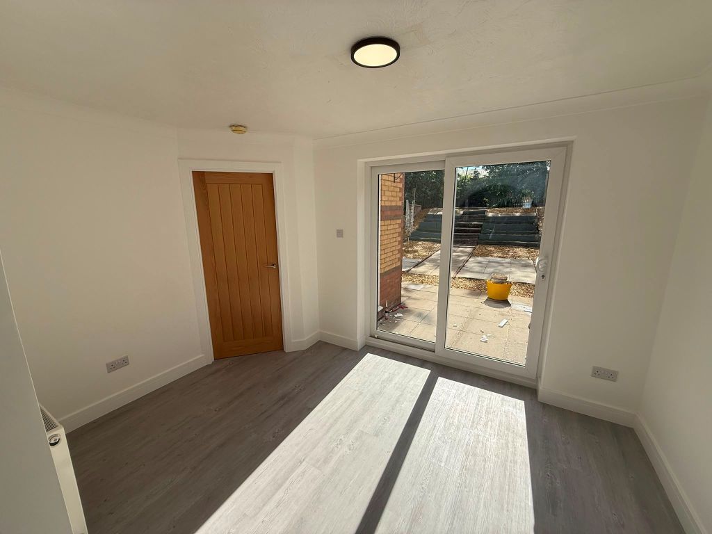 Property photo 3 of 17 Dining Room