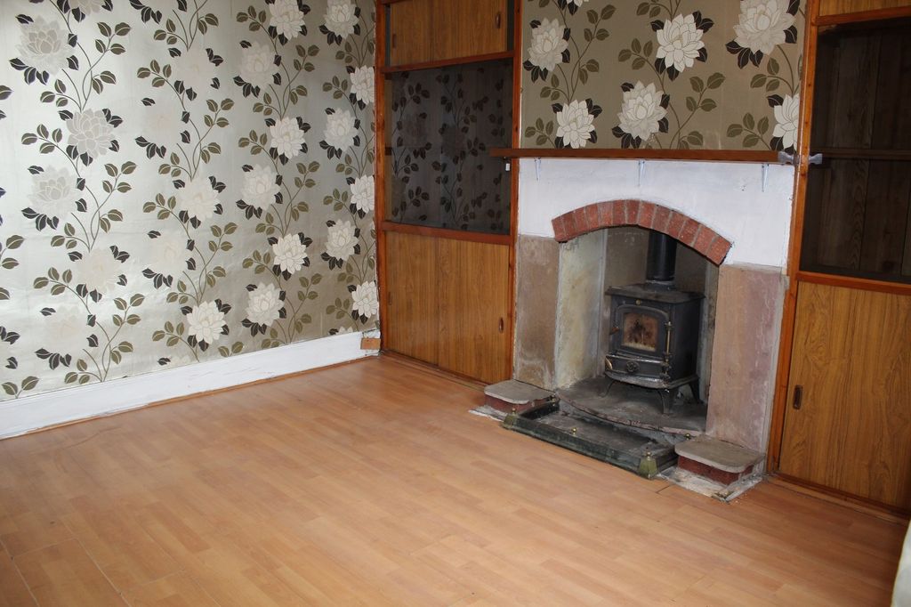 Property photo 2 of 10 Lounge