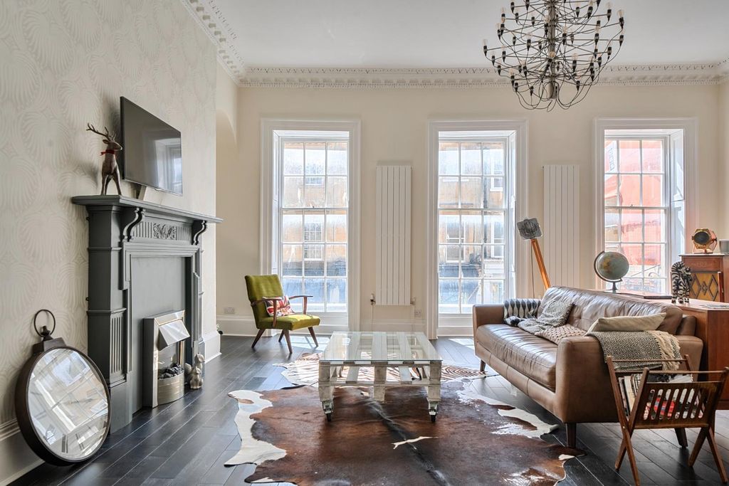 Property photo 3 of 19 Lounge Windows 2.Jpg