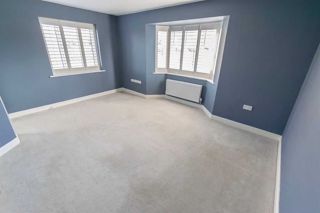 Property photo 2 of 13 Lounge