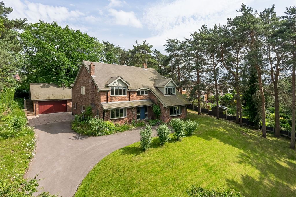 Property photo 1 of 32