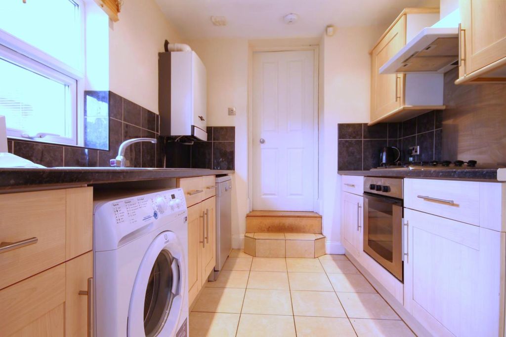 Property photo 2 of 10 Kitchen.Jpg