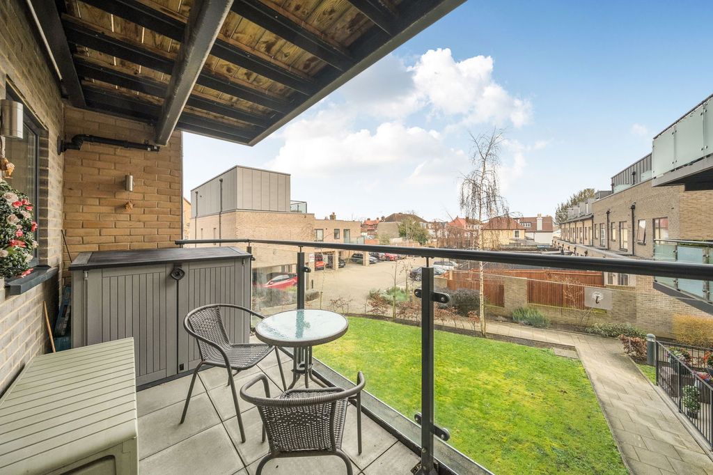 Property photo 3 of 17