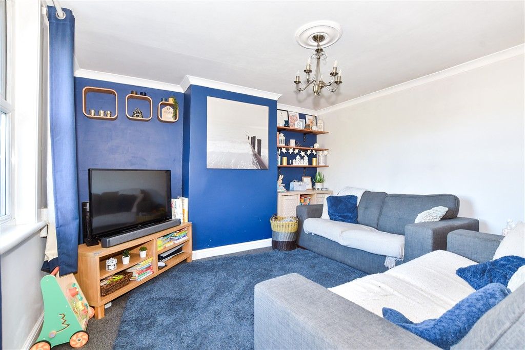 Property photo 2 of 8 Lounge