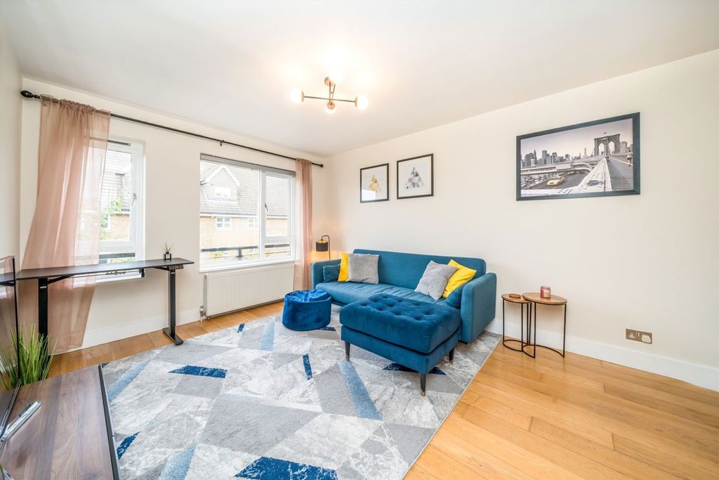 Property photo 2 of 9