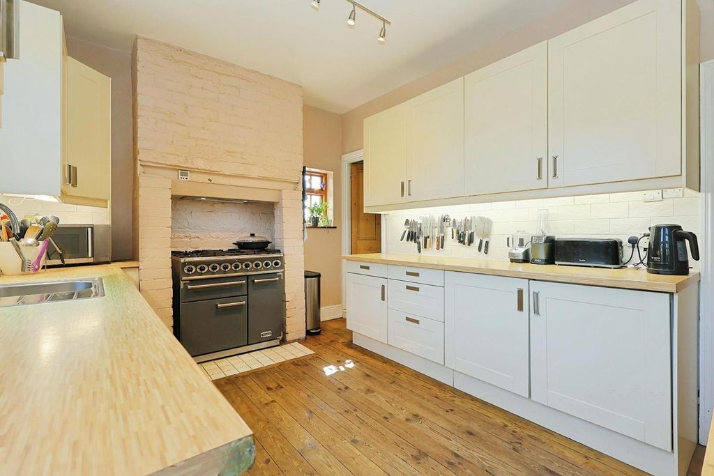 Property photo 3 of 15 Dining Kitchen