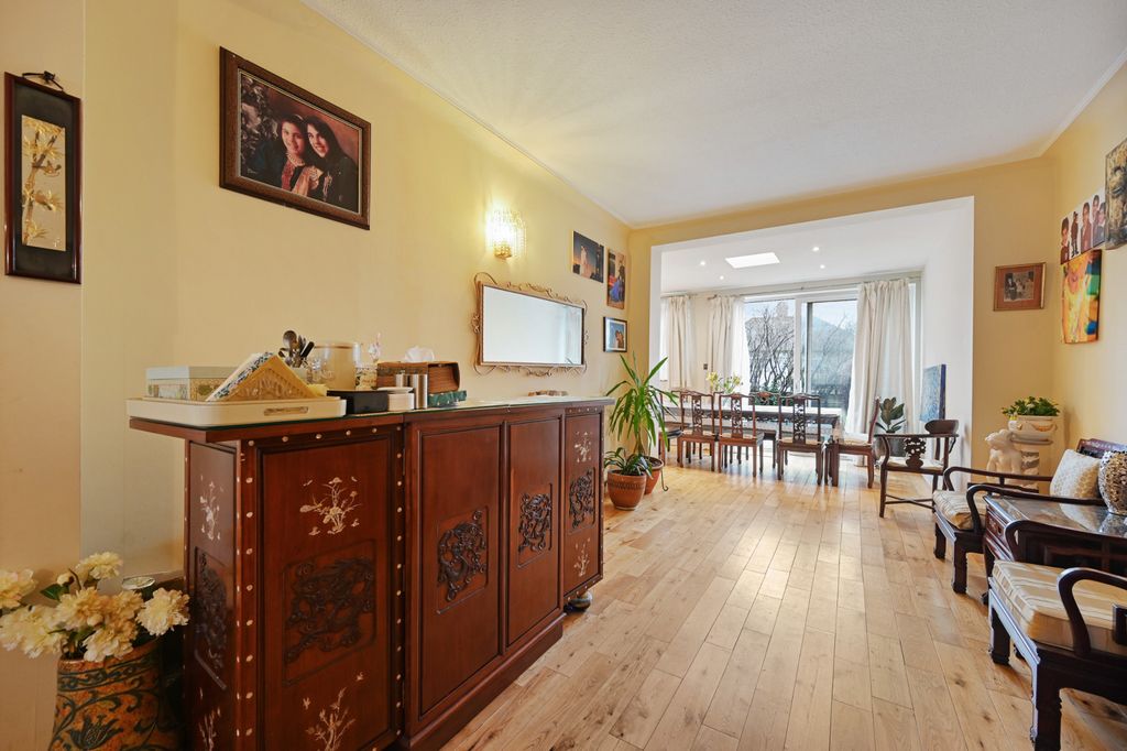 Property photo 2 of 16 Reception