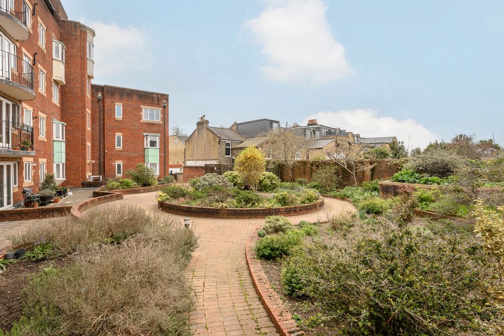 Property photo 3 of 12 Picture No. 04