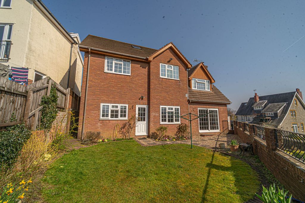 Property photo 1 of 30