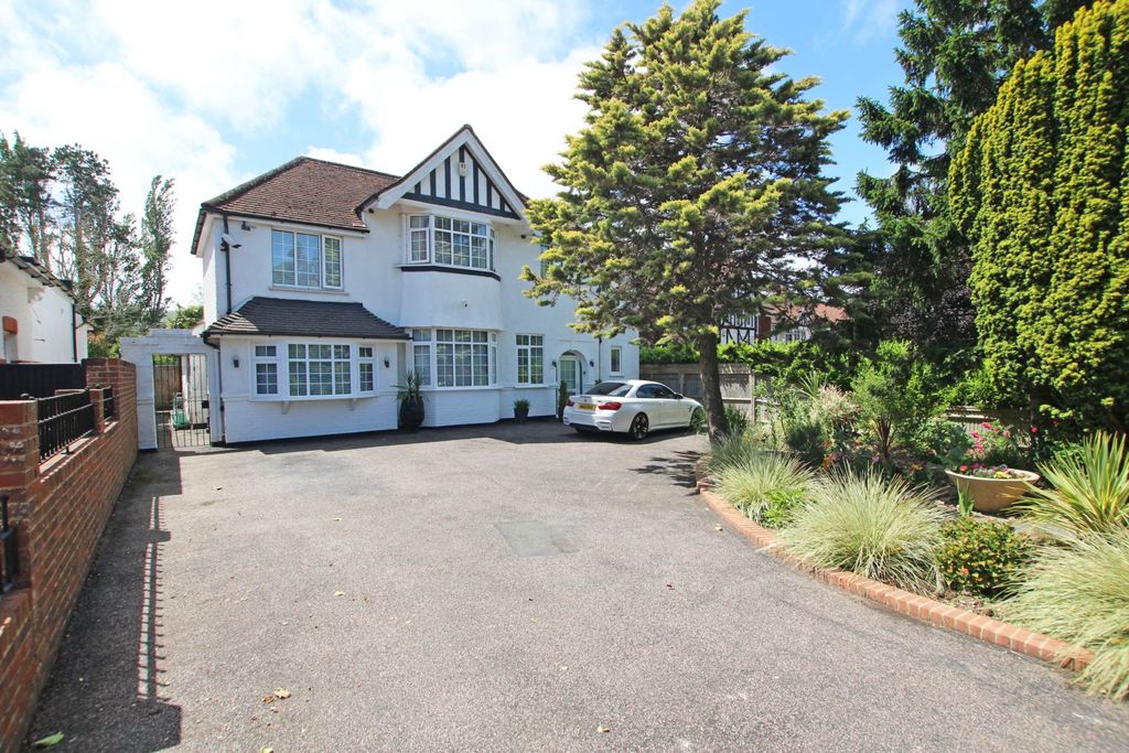 Property photo 1 of 35