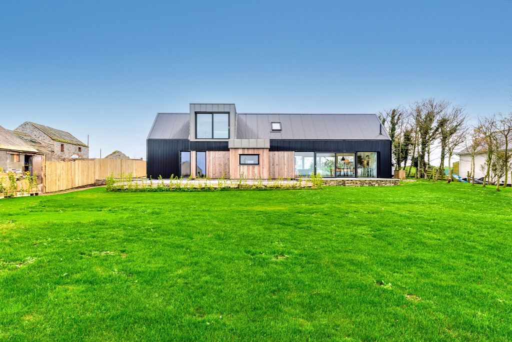 Property photo 2 of 68 0039