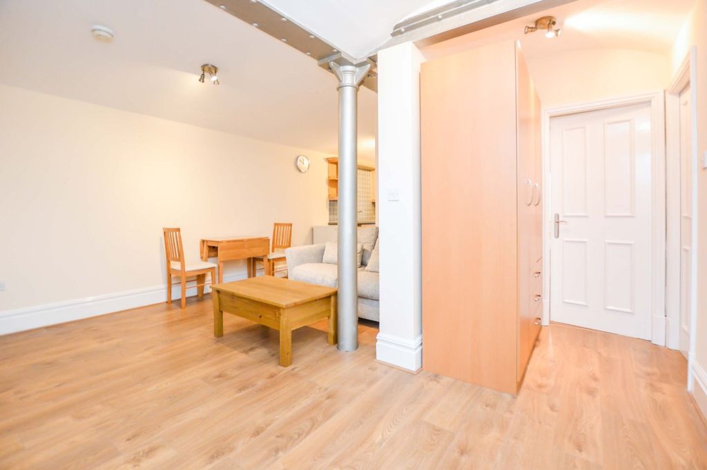 Property photo 3 of 13 Picture No. 33