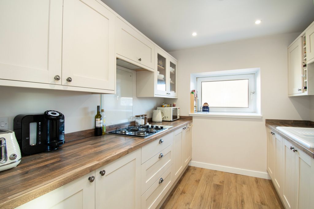 Property photo 1 of 31 Kitchen