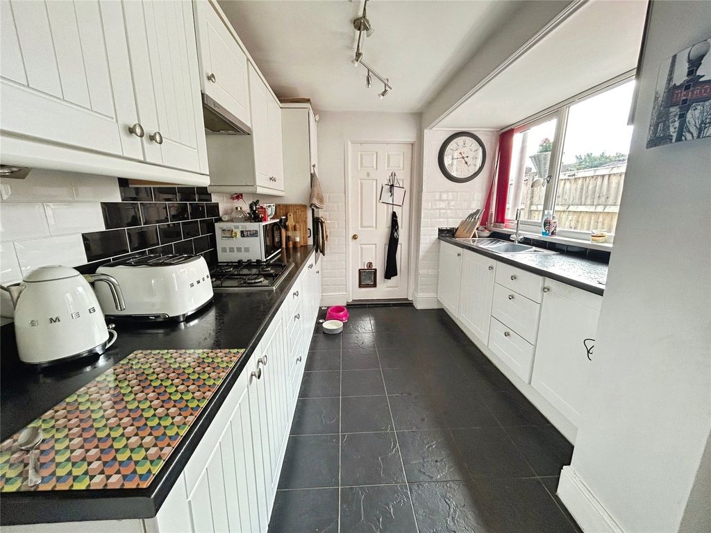 Property photo 2 of 14 Kitchen