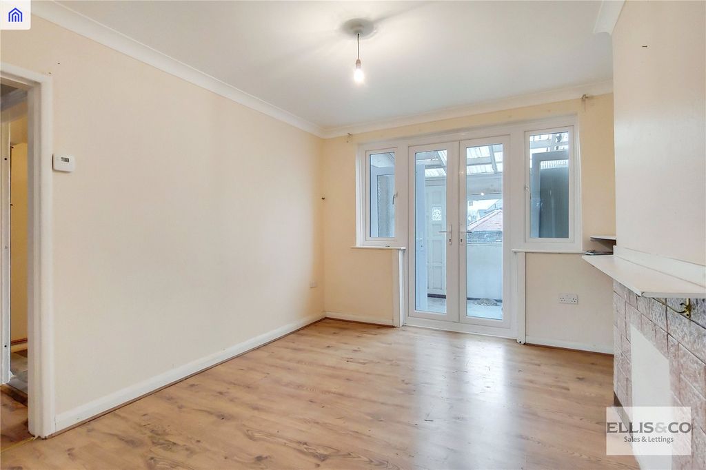 Property photo 3 of 15 Picture No. 14