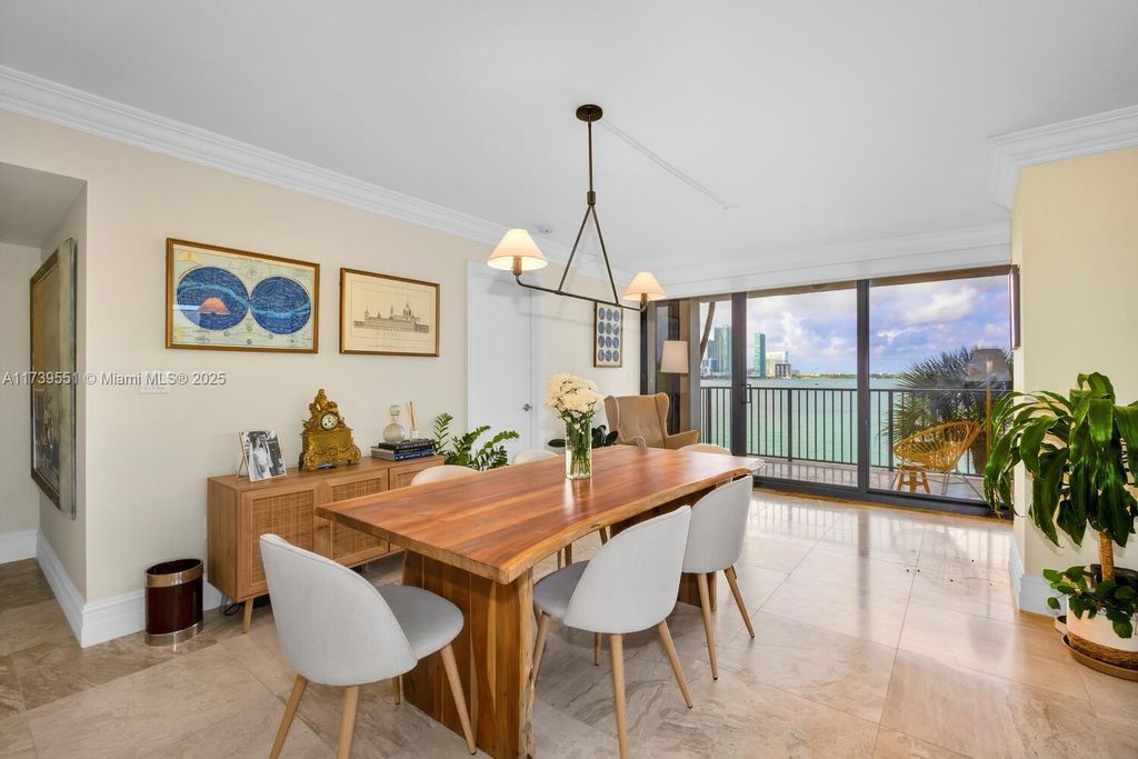 Property photo 3 of 48 <Alttext/>
